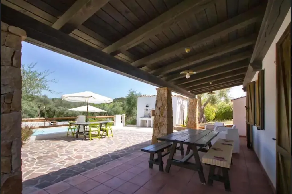 Alghero Villa Melissa Per 6 Persone Con Piscina E Giardino